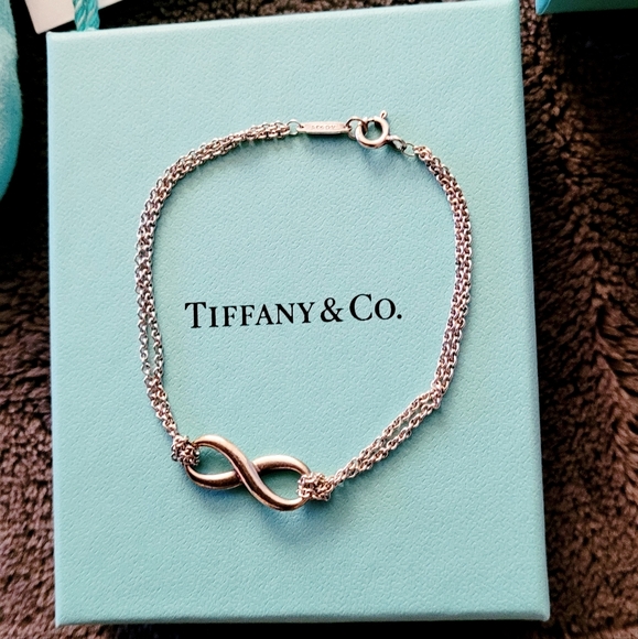Tiffany & Co, 925 Silver Infinity bracelet, size S Authentic - Picture 2 of 10